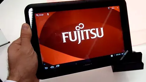 Fujitsu Arrows Tab, un tablet Android 3.2 waterproof