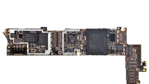 Apple riduce gli ordini di circuiti stampati per iPhone 4