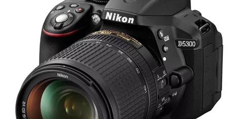 Nikon D5300, la nuova reflex con Wi-Fi a bordo