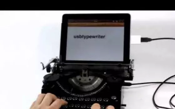 L'iPad si trasforma in una macchina da scrivere con USB typewriter