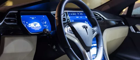 Tesla, in arrivo aumenti di prezzo per l'Autopilot