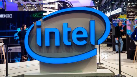 Intel lancia l'allarme forniture: pochi suoi chip fino a settembre
