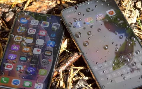 iPhone bagnati, Apple lavora ad una tecnologia che ne consente l'uso con l'acqua