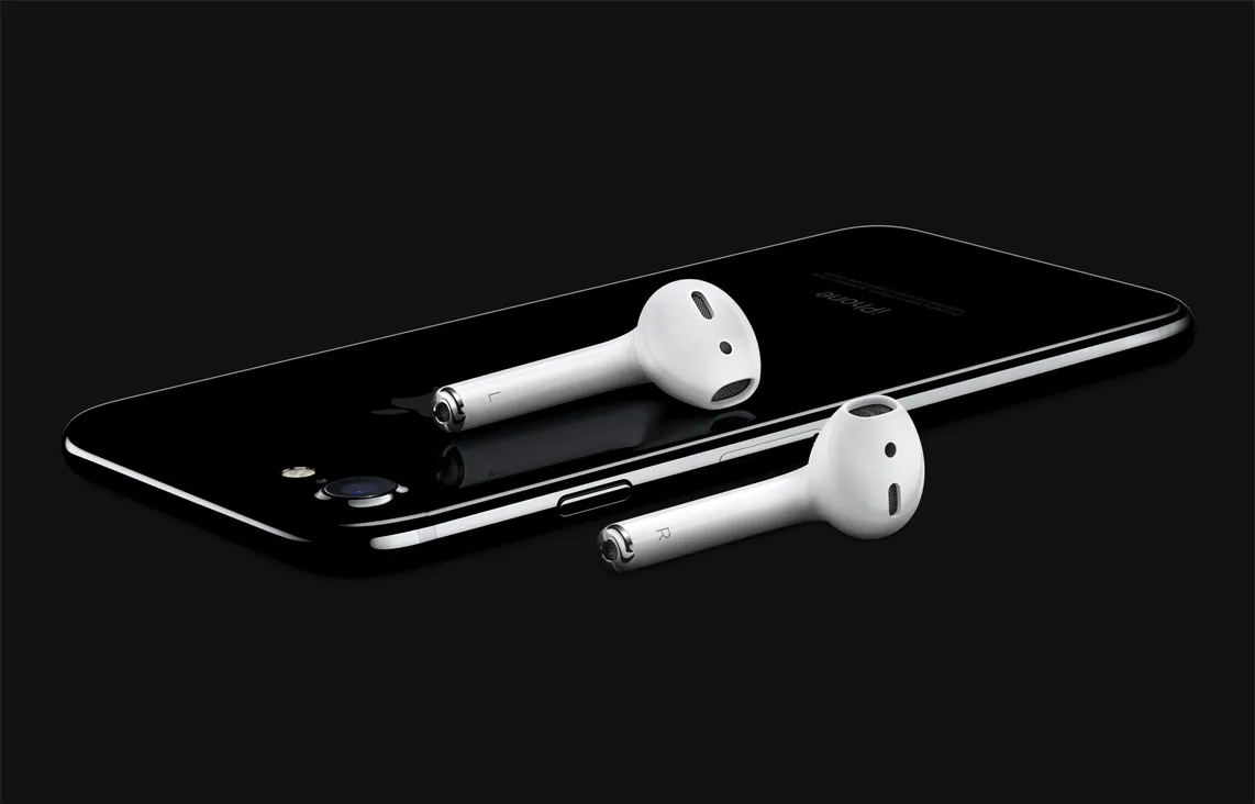 Apple AirPods slittano ancora: forse all'anno prossimo
