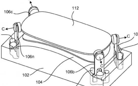 Apple, ancora un brevetto per l'iPhone curvo
