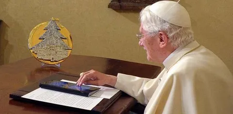 Dimissioni del Papa: le reazioni della Rete