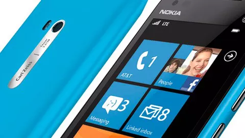 Nokia Lumia 900 e Lumia 800 premiati per il design