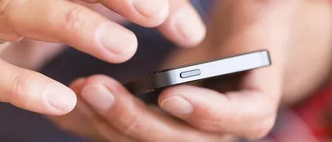 Telefonia mobile: nel 2015 calano i costi