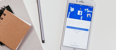 Facebook avvisa se si condividono notizie vecchie