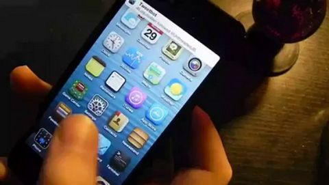 iPad 5 e iPhone 5C parzialmente assemblati appaiono in video
