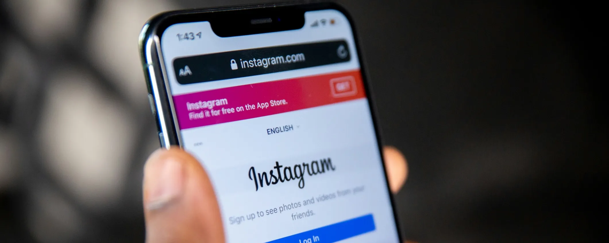 Instagram e Facebook, nuovi utenti generati dall'IA: svolta storica di Meta