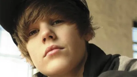Justin Bieber spopola su Twitter: genera da solo il 3% del traffico del sito