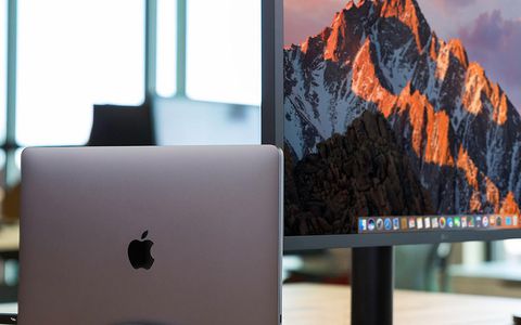 Supporto verticale per MacBook: elegante e in sconto