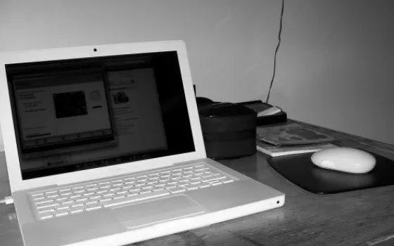 Addio al MacBook bianco