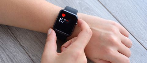 Apple Watch scopre problema renale: salva una vita