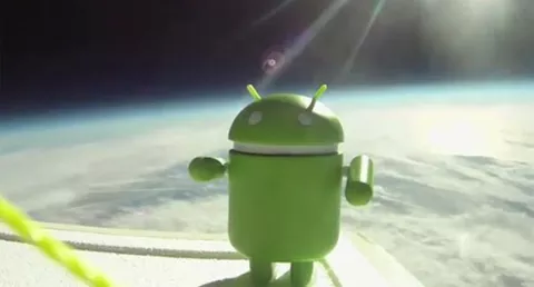 Android nello Spazio con due cellulari Nexus S