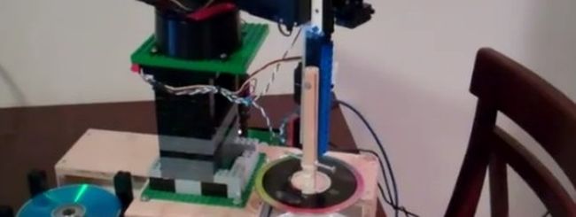 CD Duplicator: masterizzatore robot con i Lego