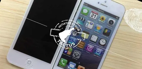 iPhone low cost: foto dell'assemblaggio completo