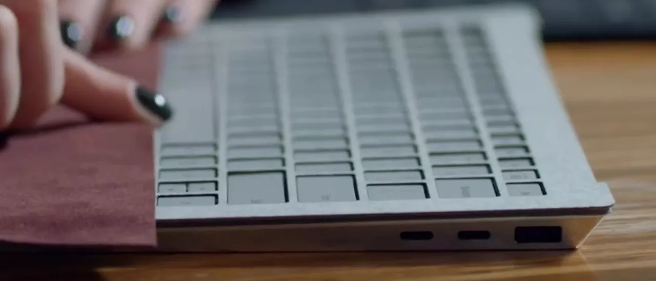 Il Surface Laptop aveva due porte USB Type-C
