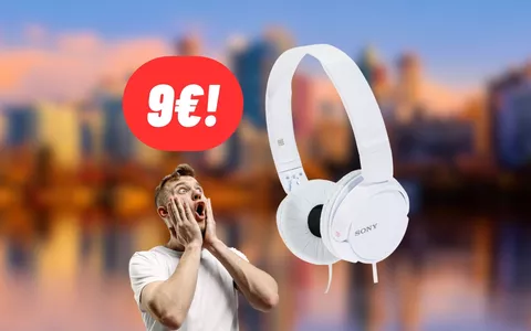 Cuffie on-ear Sony bianche a meno di 10€: offerta pazzesca su Amazon (-33%)