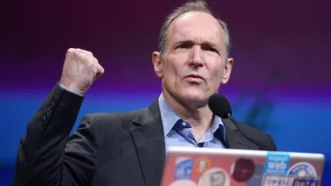 Tim Berners-Lee: Internet non si può spegnere