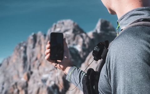 Custodia retrattile per iPhone: l'ideale per escursioni in montagna