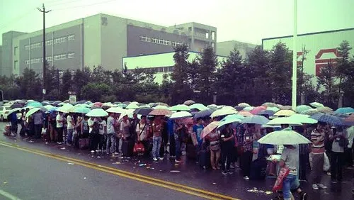 iPhone 5 e iPad Mini, tutti in fila a Foxconn