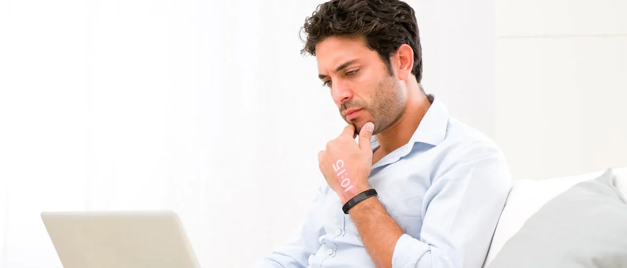Ritot, l'orologio proietta le notifiche sulla mano