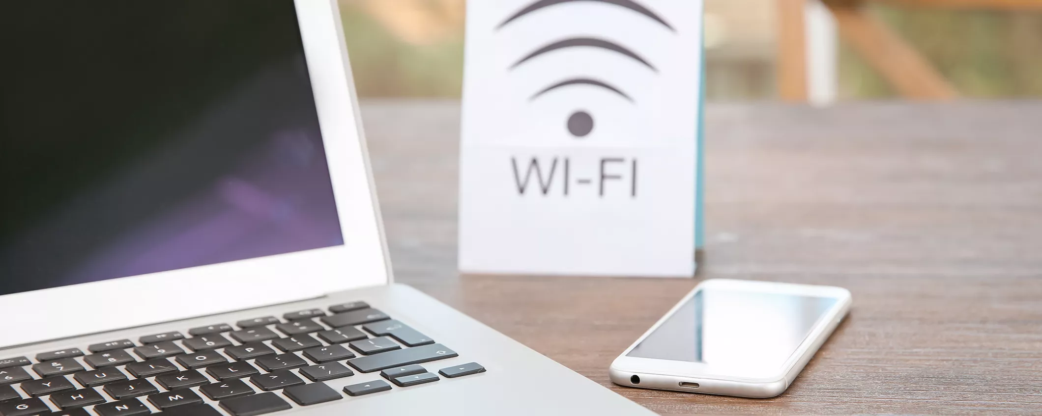 Non temere il Wi-Fi pubblico: ti protegge ExpressVPN, al 49% di sconto