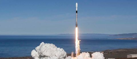 SpaceX da record, terzo lancio per il Falcon 9