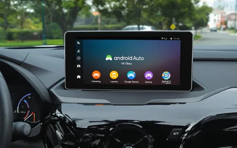 Android Auto si aggiorna: versione 14.1 Beta e novità sui giochi