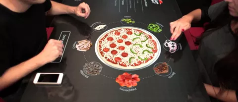 Un tavolo touch per ordinare le pizze