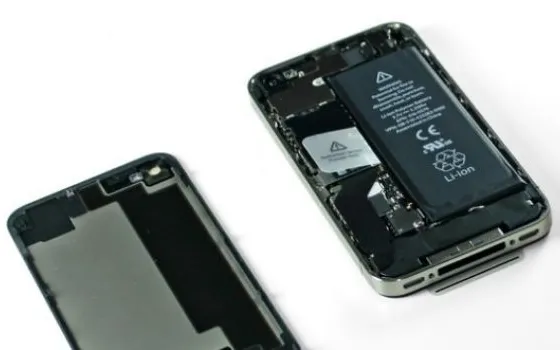 iFixit disseziona il nuovo iPhone 4S