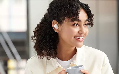 Questi auricolari Bluetooth Sony WF-C500 sono in sconto del 50% su Amazon