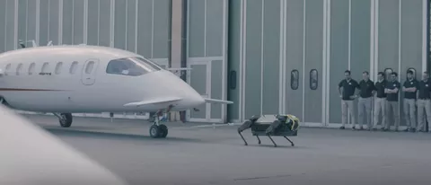 HyQReal, il robot che traina aereo da 3 tonnellate
