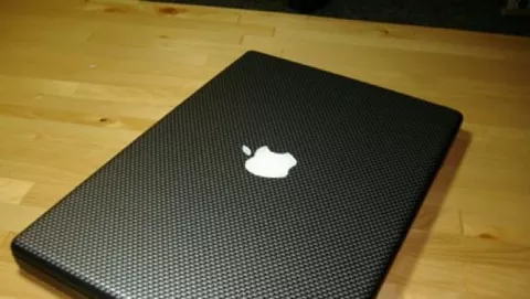 Un MacBook... in carbonio?