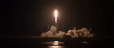 SpaceX lancia capsula Dragon: spettacolo in video