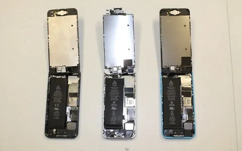iPhone 5s e iPhone 5c già smontati