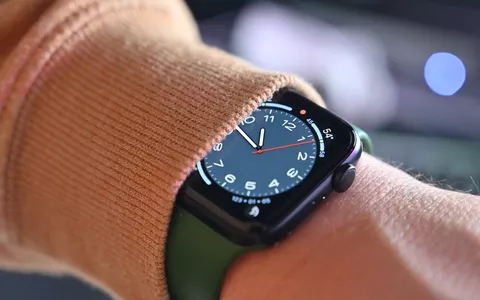 Apple Watch SE (2ª gen.) da 40mm COSTA il 21% in meno su Amazon: l'offerta che aspettavi