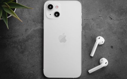 iPhone 13 sconto imperdibile, risparmi 140€: non è mai stato così economico