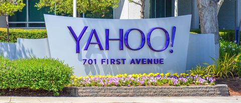 Yahoo approva la fusione con Verizon