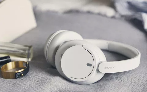Cuffie wireless con Noise Cancelling di Sony in promo speciale su Amazon