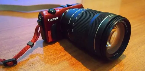 Canon EOS-M, un successore con mirino nel 2013?