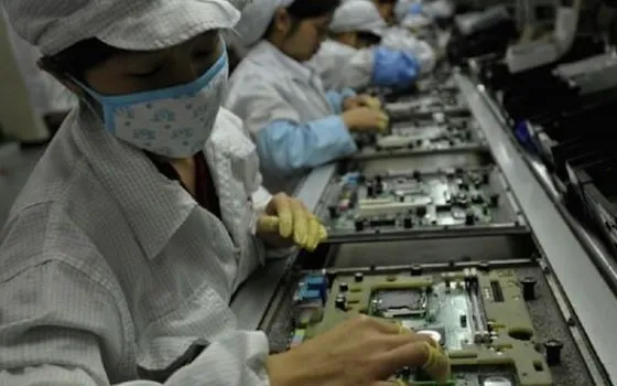 Tirocini obbligatori alla Foxconn per gli studenti