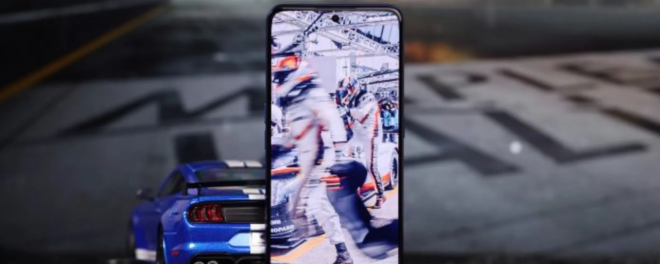 Realme GT Neo3 riscrive la storia dei display per i medio gamma