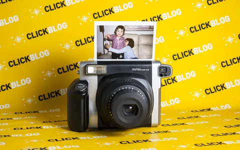Fujifilm Instax Wide 300, la recensione dell'ultima istantanea di grande formato
