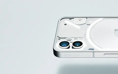 Nothing rivela il design del phone (1): meccanico e trasparente