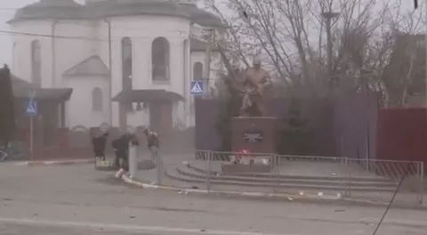 Telegram, il video shock del missile che colpisce i civili in Ucraina
