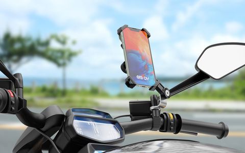 Supporto smartphone per moto: indispensabile per viaggi sicuri