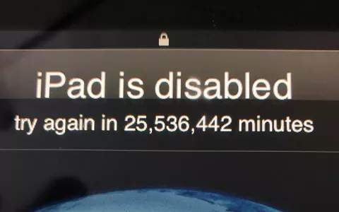 Bambino di 3 anni disattiva iPad per 49 anni